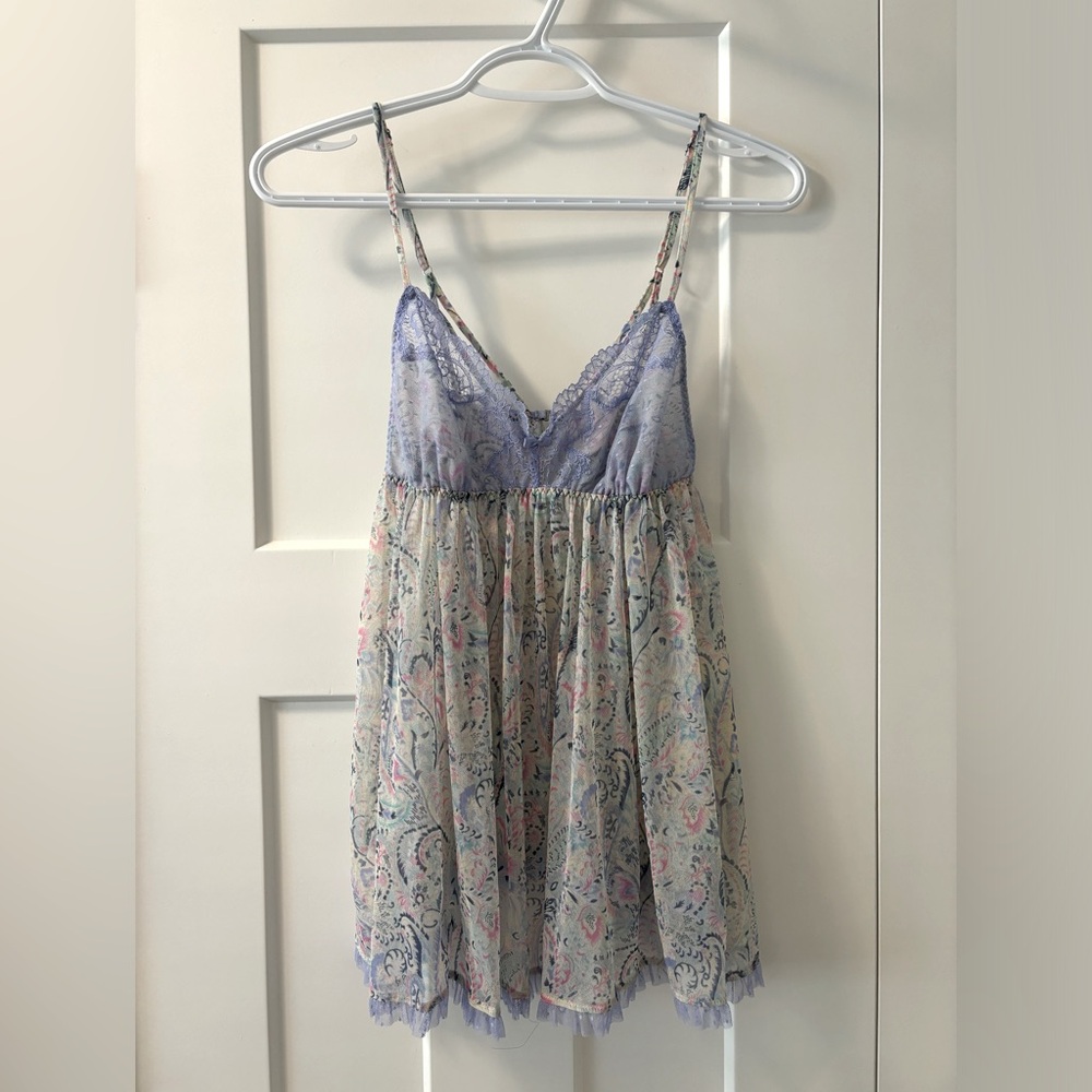 Victoria Secret’s Women’s Sheer/Mesh Camisole/Slip